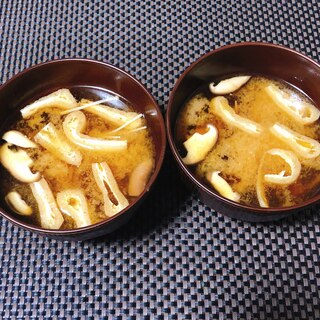 油揚げとキノコの味噌汁